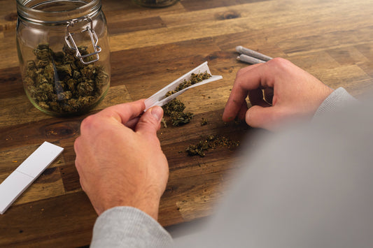 Rolling Papers vs. Hemp Wraps: Which One is Right for You?