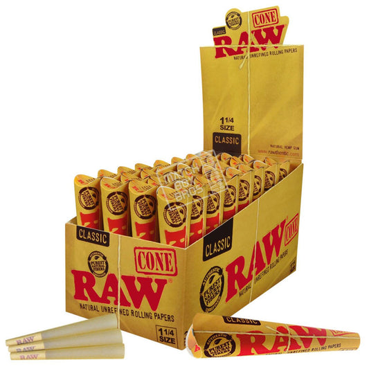 Display box of RAW Classic 1¼ Sized Cones